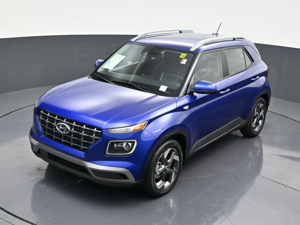 Used 2023 Hyundai Venue Limited image 21