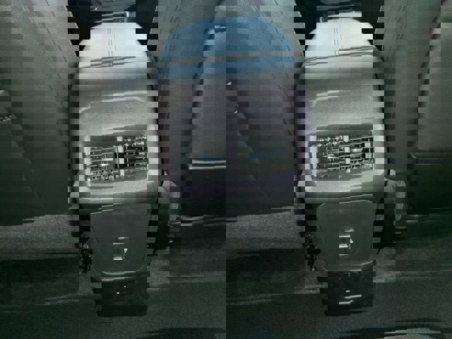 Used 2024 GMC Terrain SLT image 14