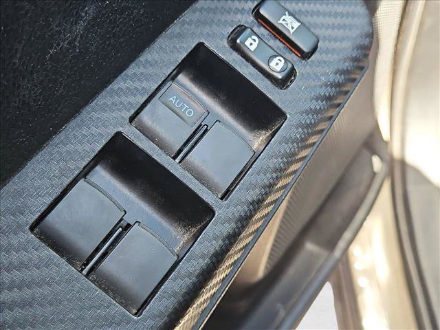 Used 2015 Toyota RAV4 LE FWD image 10