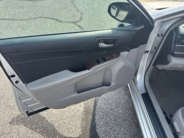 Used 2013 Toyota Camry XLE w/ Leather Pkg FWD image 12