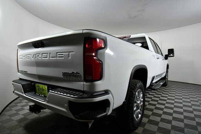 Used 2024 Chevrolet Silverado 3500 High Country w/ Technology Package image 11