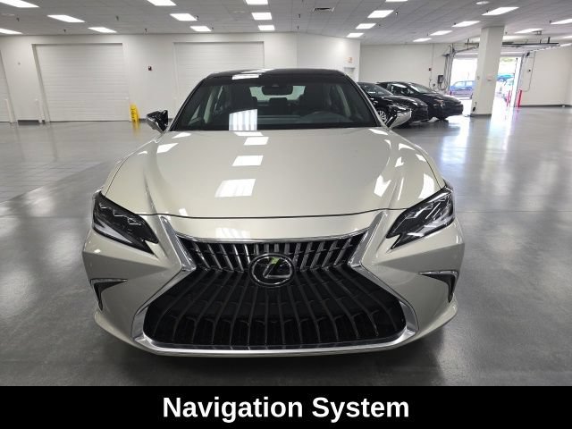 Used 2024 Lexus ES 350 Ultra Luxury w/ Accessory Package (Z2) FWD image 2