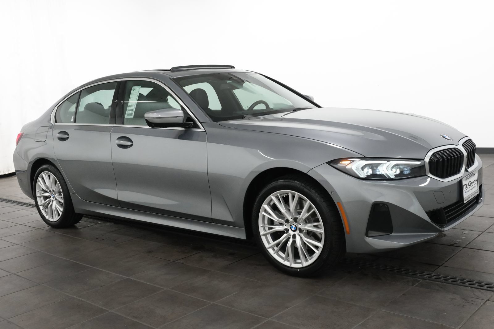 Used 2024 BMW 330i xDrive Sedan w/ Premium Package AWD/4WD image 7