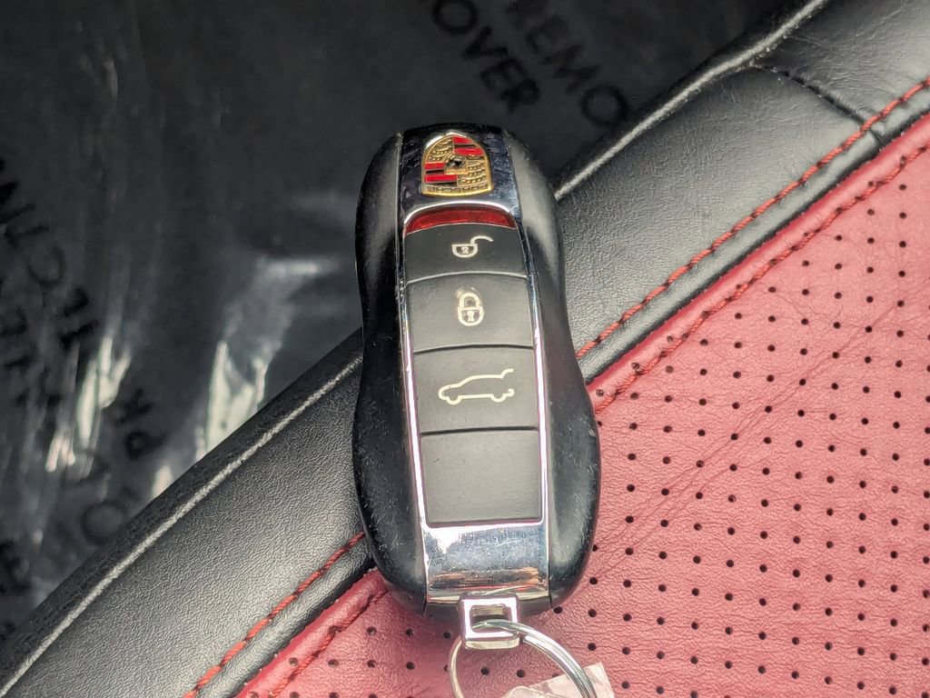 Used 2017 Porsche Macan S image 27