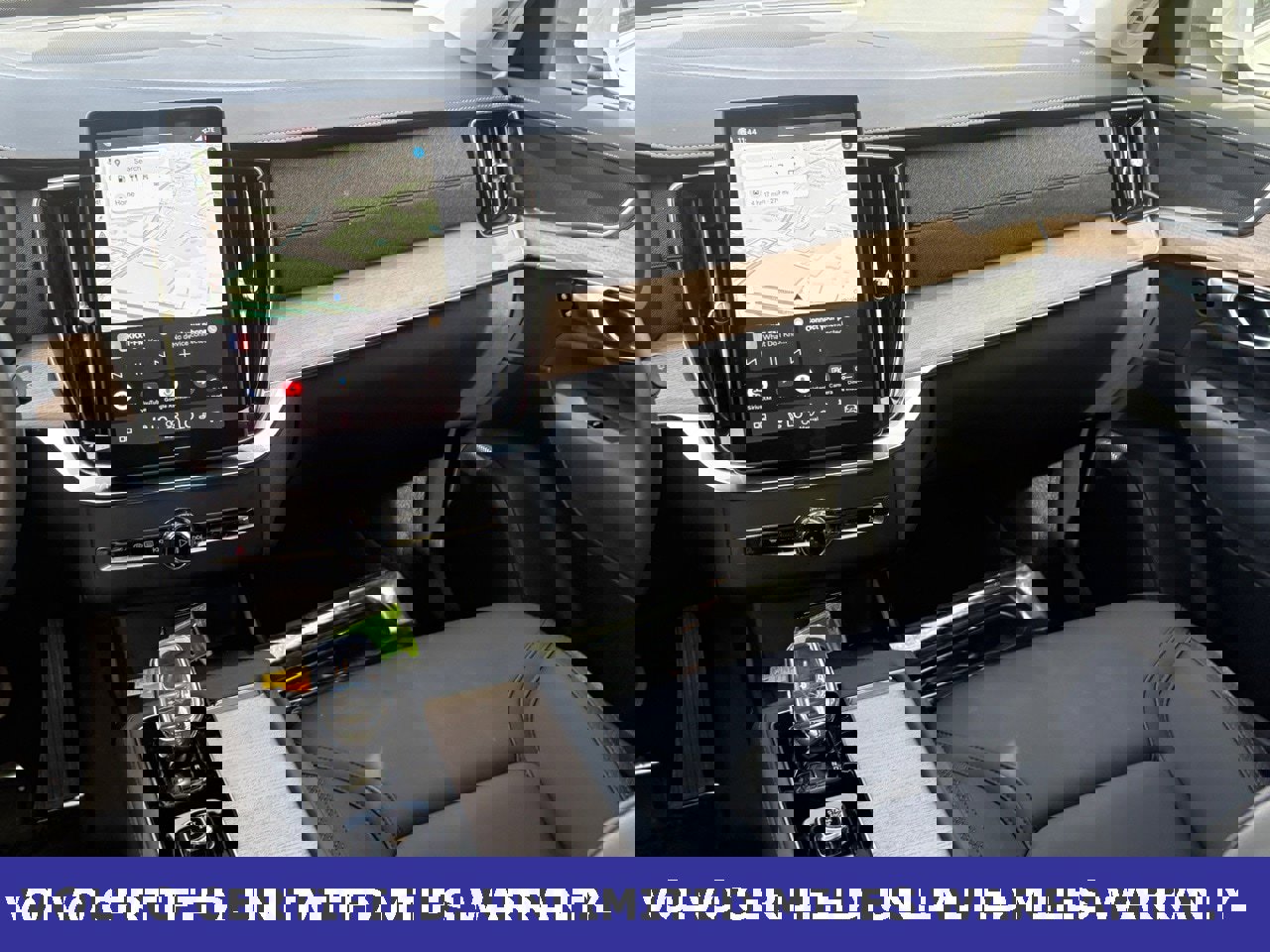 Certified 2025 Volvo XC90 B6 Plus image 16