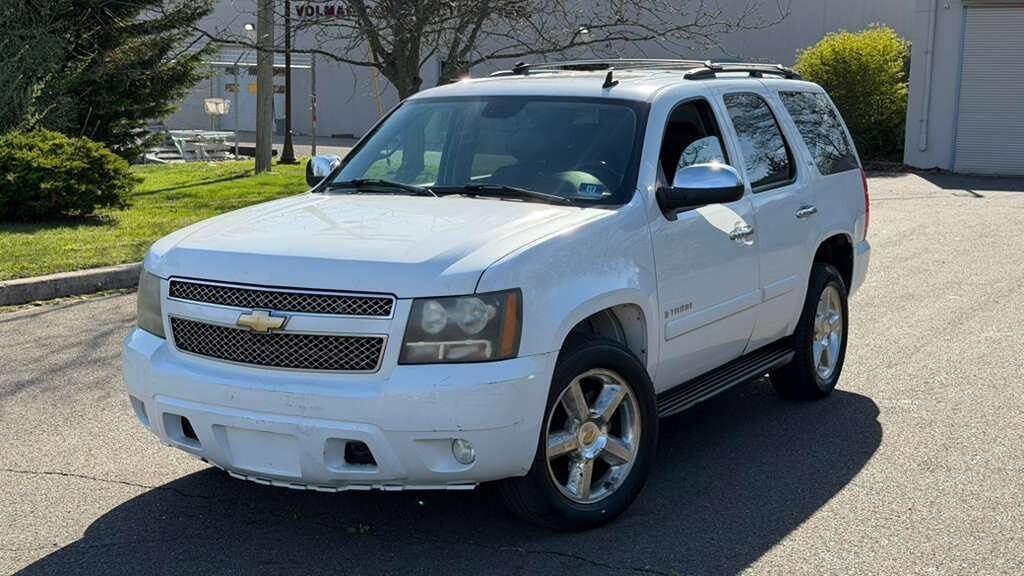 Used 2007 Chevrolet Tahoe LTZ w/ LTZ Preferred Equipment Group image 2