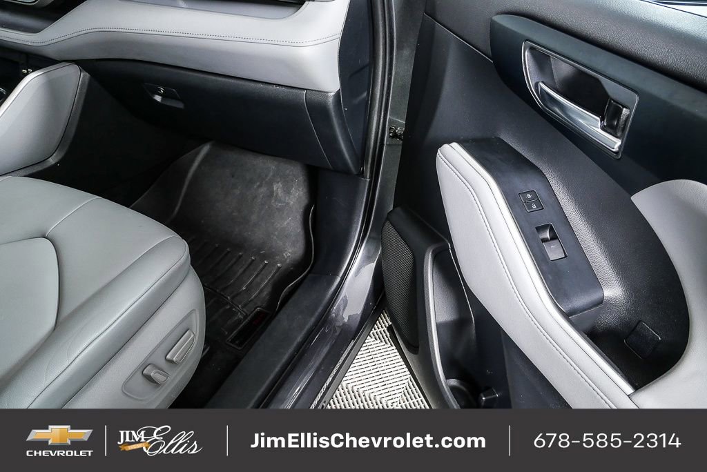 Used 2020 Toyota Highlander XLE image 24