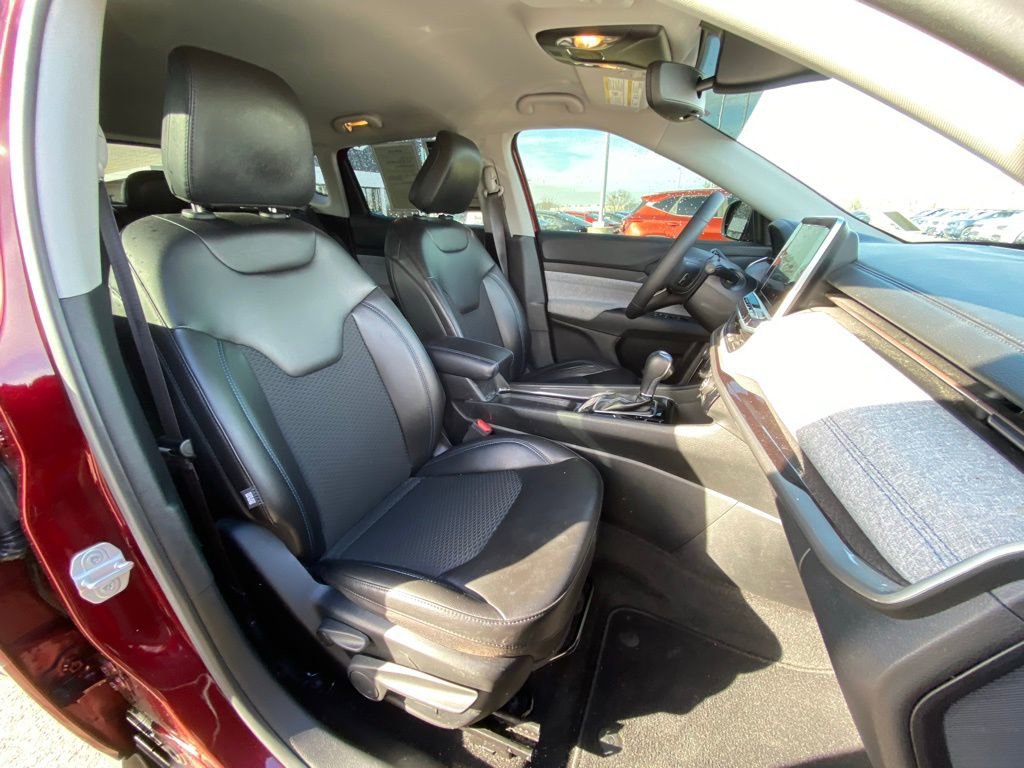 Used 2022 Jeep Compass Latitude FWD image 27