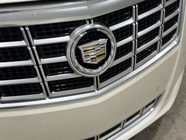 Used 2013 Cadillac XTS Premium FWD image 32