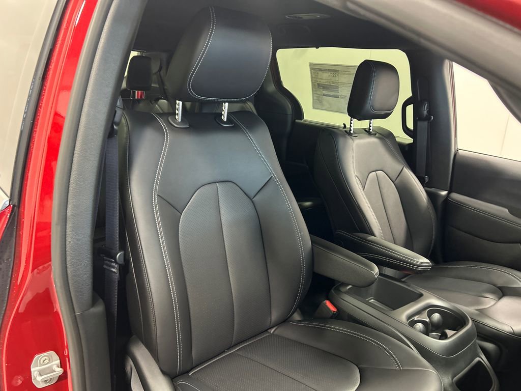 New 2026 Chrysler Pacifica Select image 34