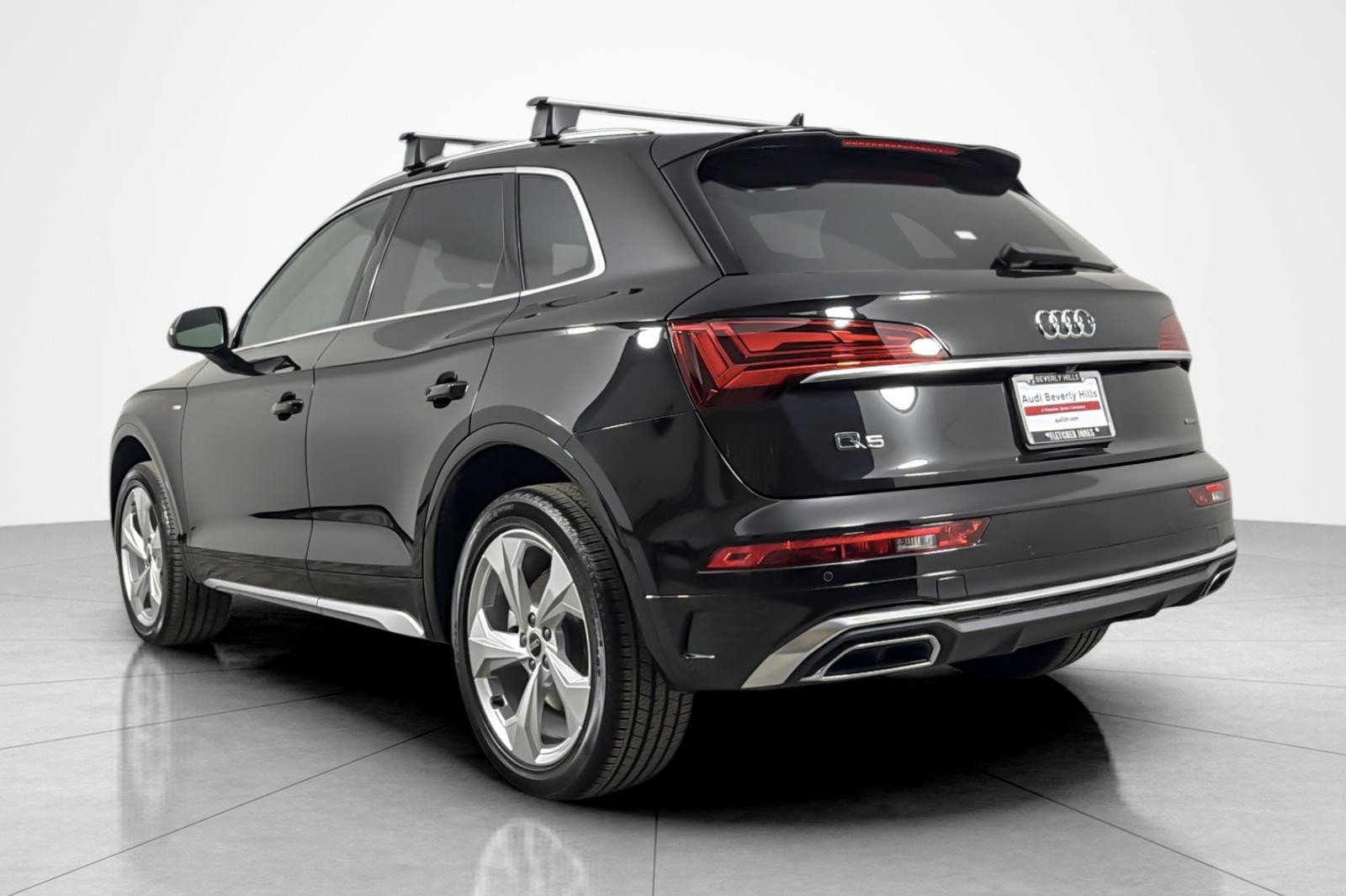 Used 2025 Audi Q5 2.0T Premium Plus w/ Premium Plus Package AWD/4WD image 3