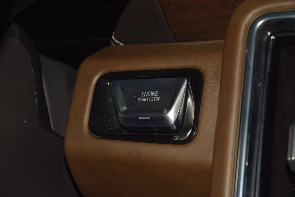 Used 2025 GMC Yukon XL Denali Ultimate w/ LPO, Floor Liner Package AWD/4WD image 36