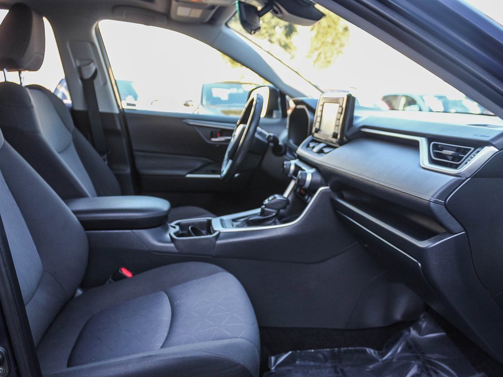 Used 2021 Toyota RAV4 XLE image 18