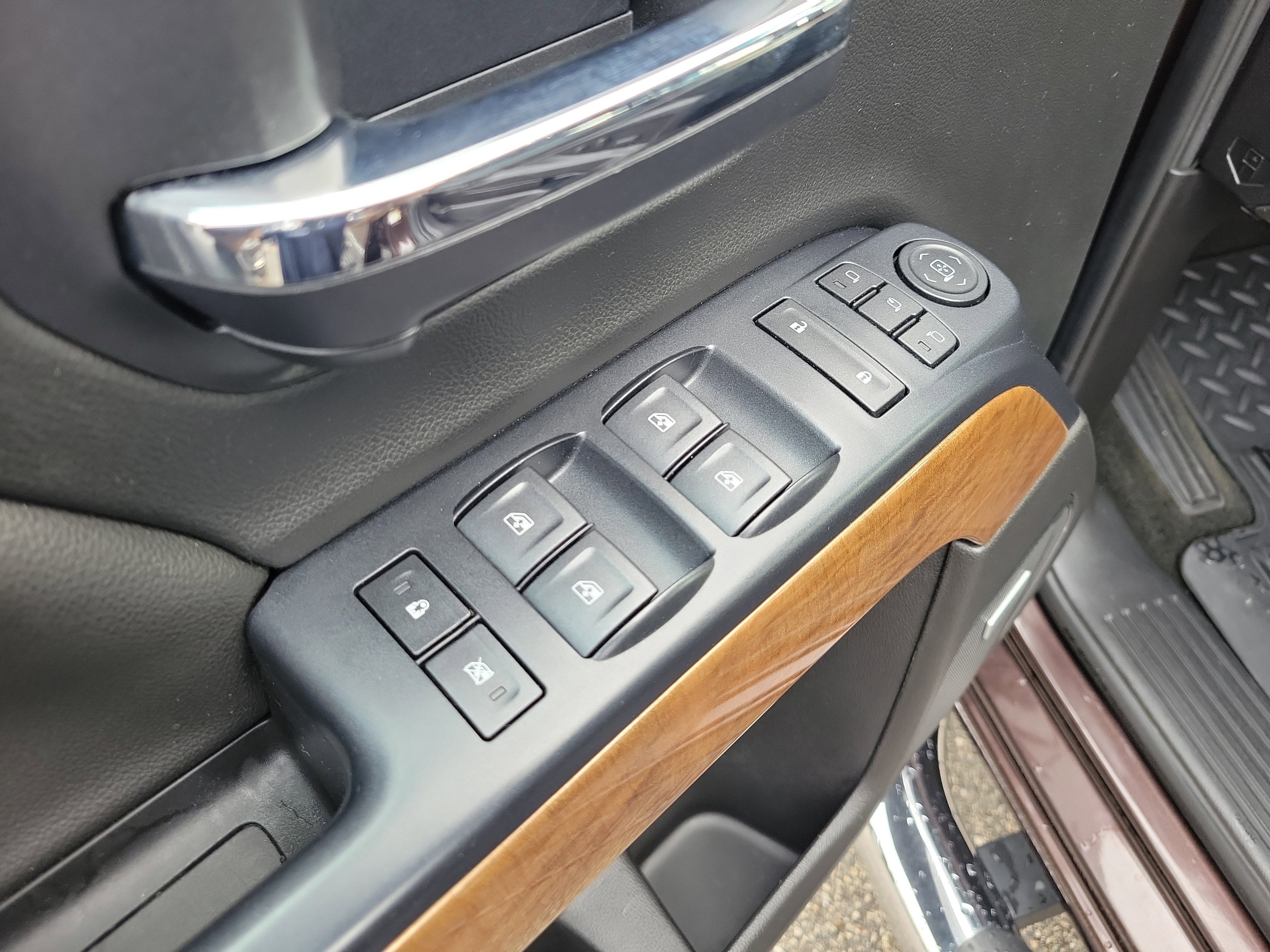 Used 2016 Chevrolet Silverado 2500 LTZ w/ LTZ Plus Package image 20