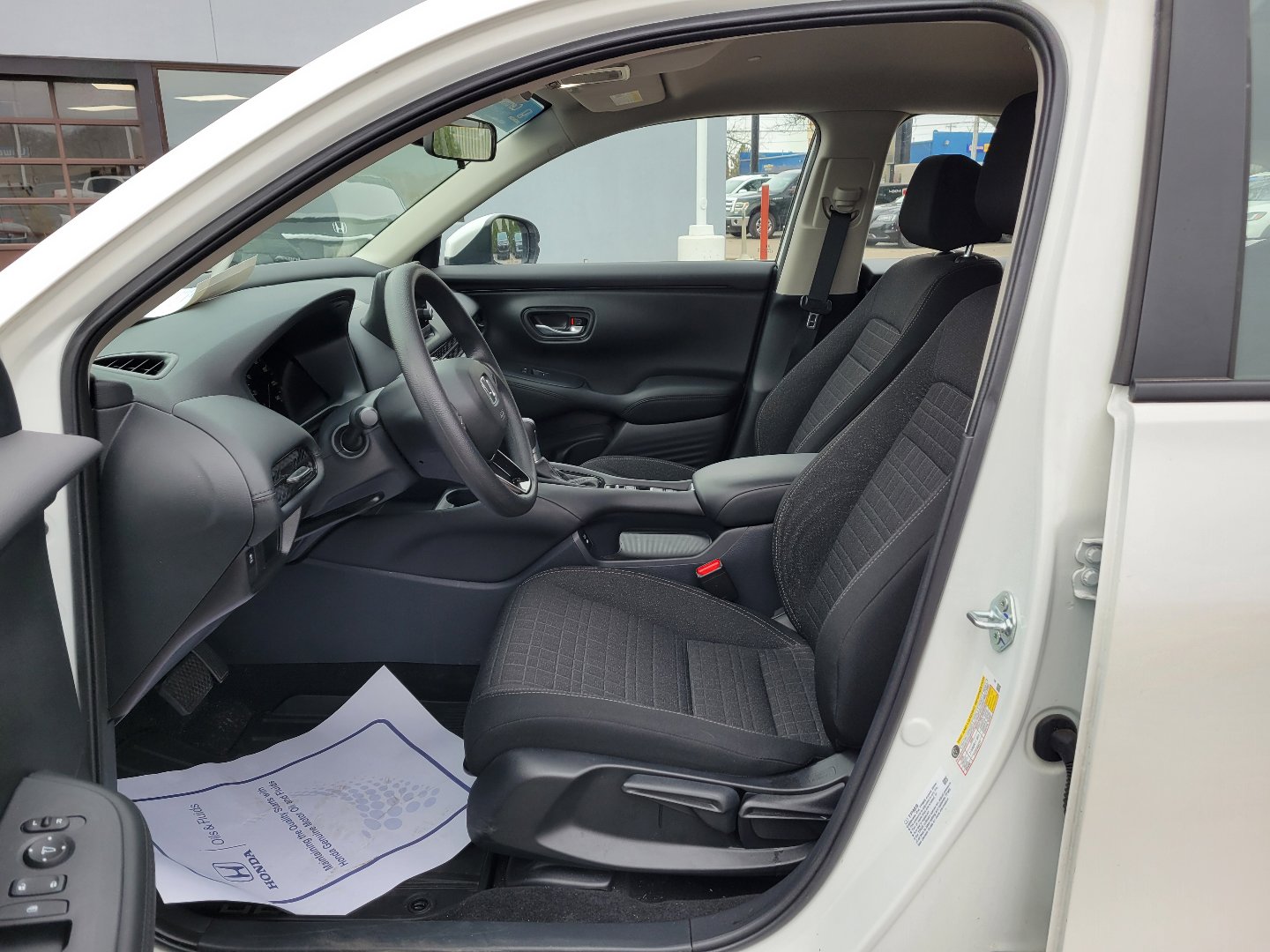 Certified 2025 Honda HR-V LX image 15