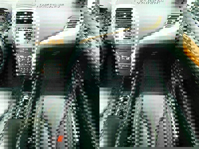 Used 2019 Lincoln MKC Select w/ Select Plus Package image 15