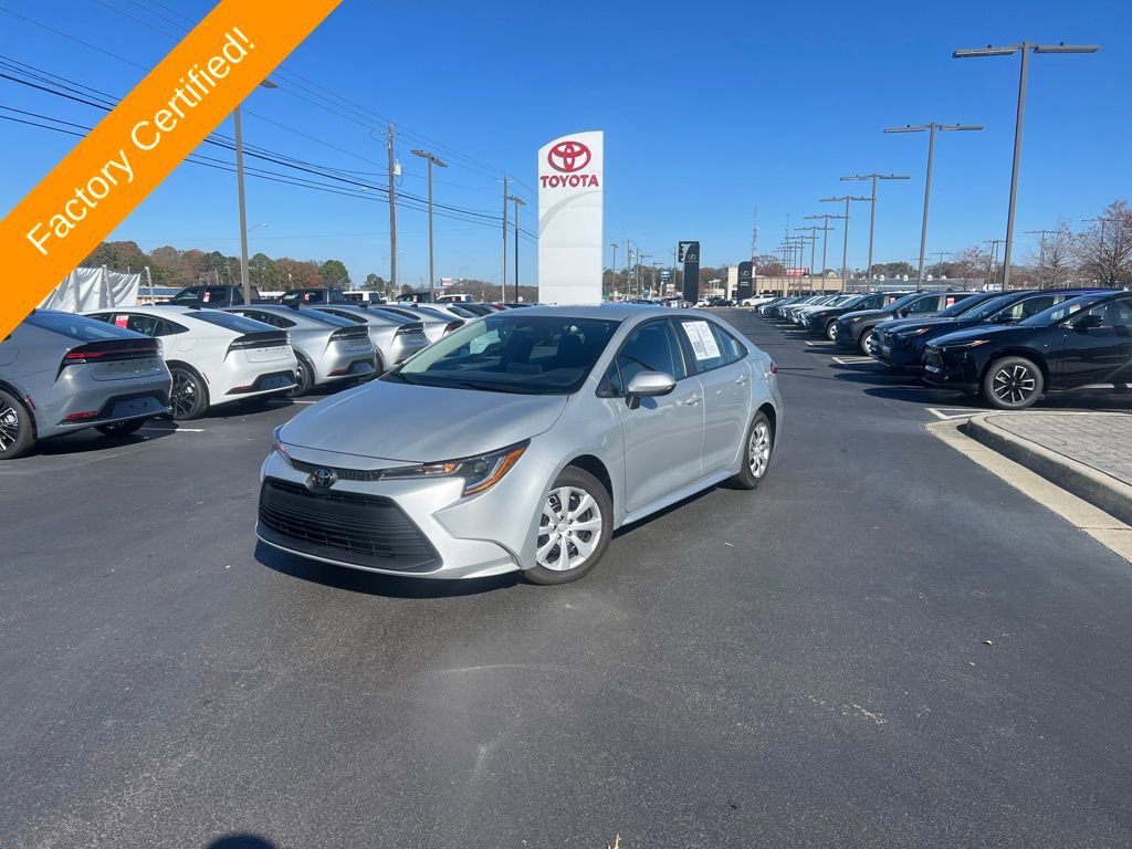 Used 2025 Toyota Corolla LE image 1