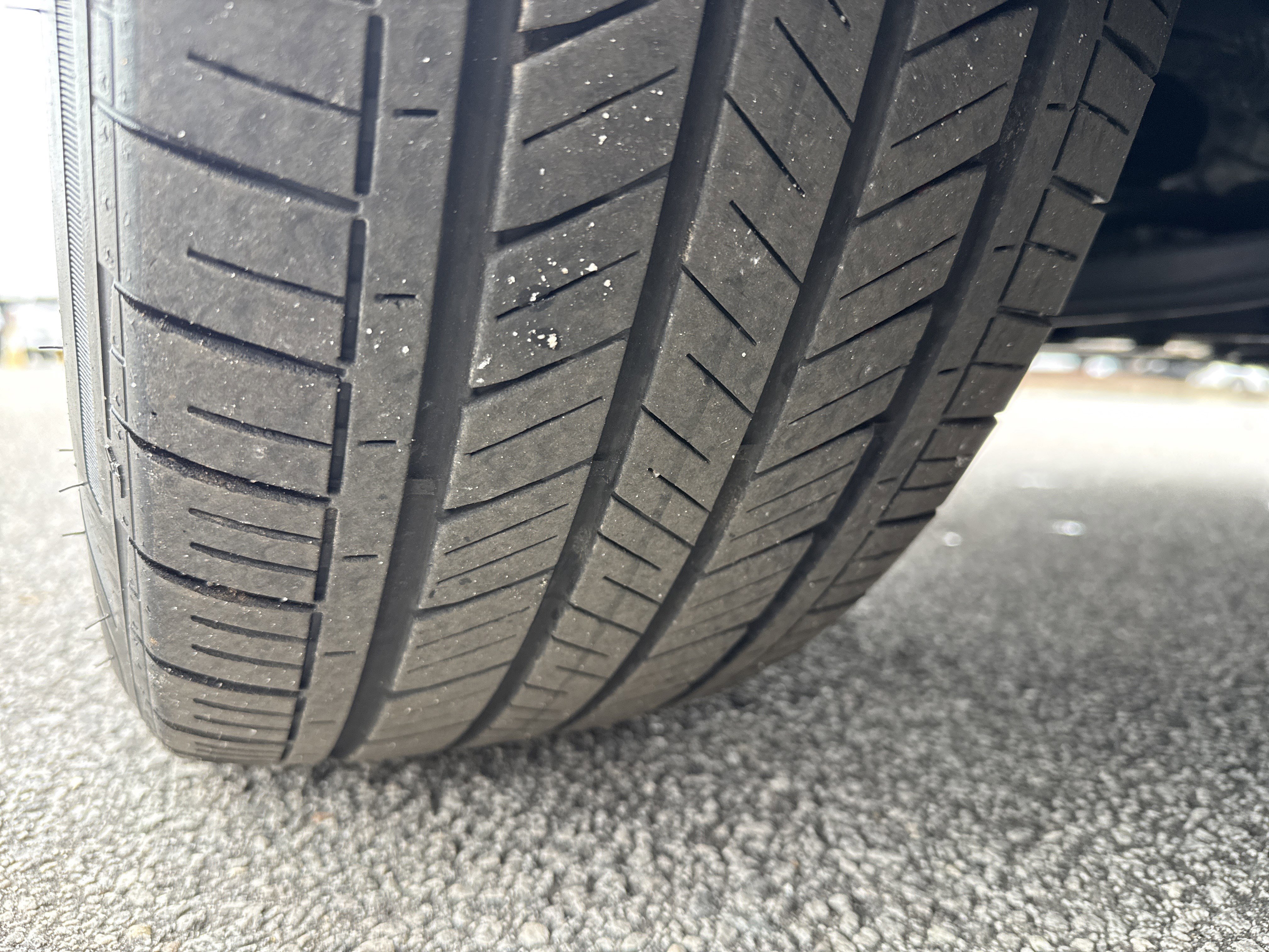 Used 2025 Kia Carnival EX image 12