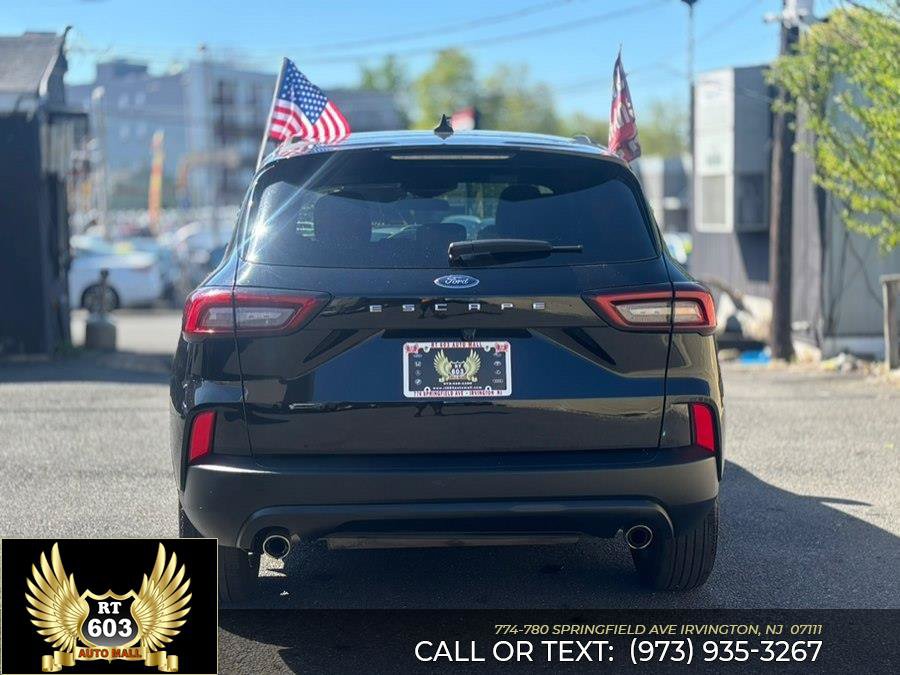 Used 2025 Ford Escape ST-Line FWD image 5