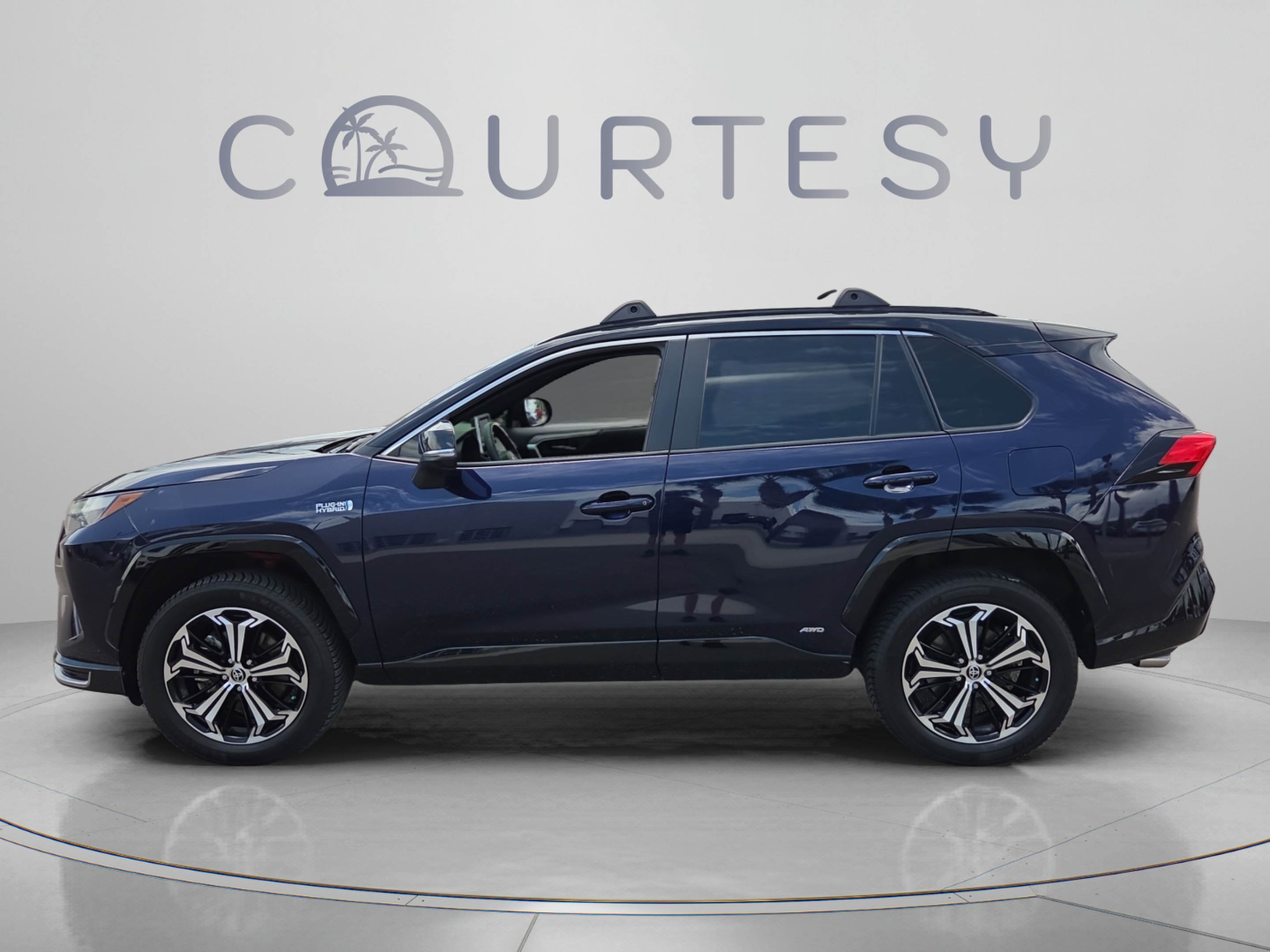 Certified 2022 Toyota RAV4 XSE w/ Weather Package AWD/4WD image 2