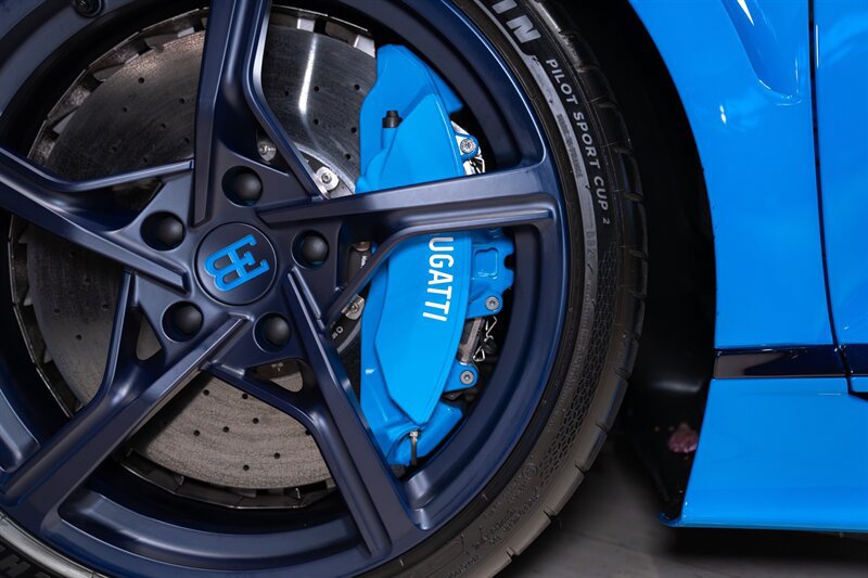 Used 2022 Bugatti Chiron Super Sport AWD/4WD image 15