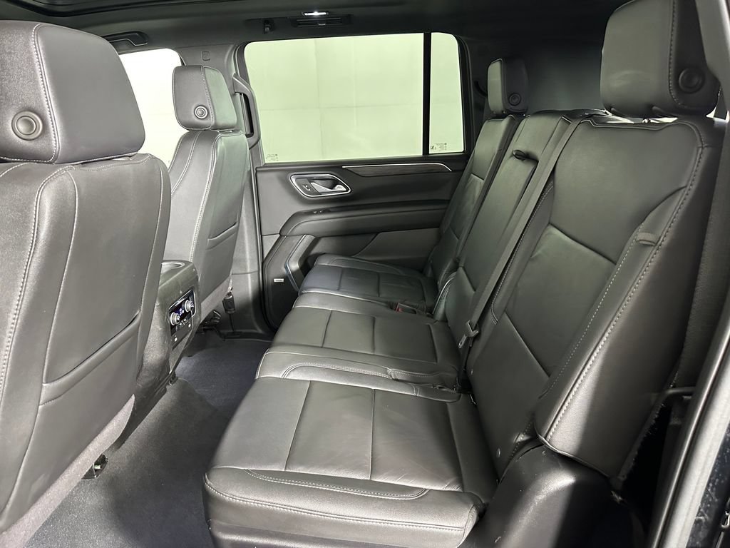Used 2024 Chevrolet Suburban Z71 AWD/4WD image 30