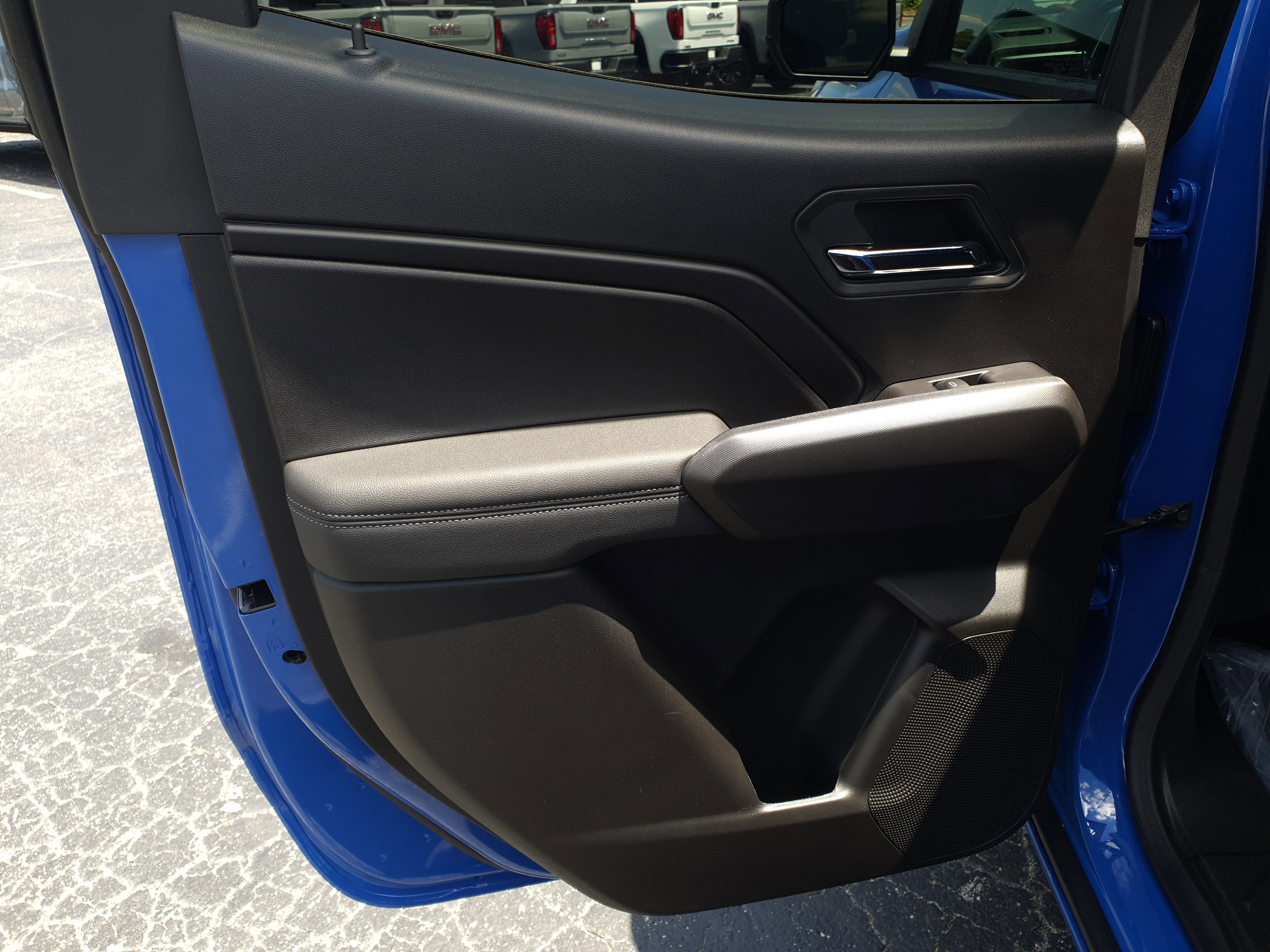 New 2025 GMC Canyon Elevation image 11