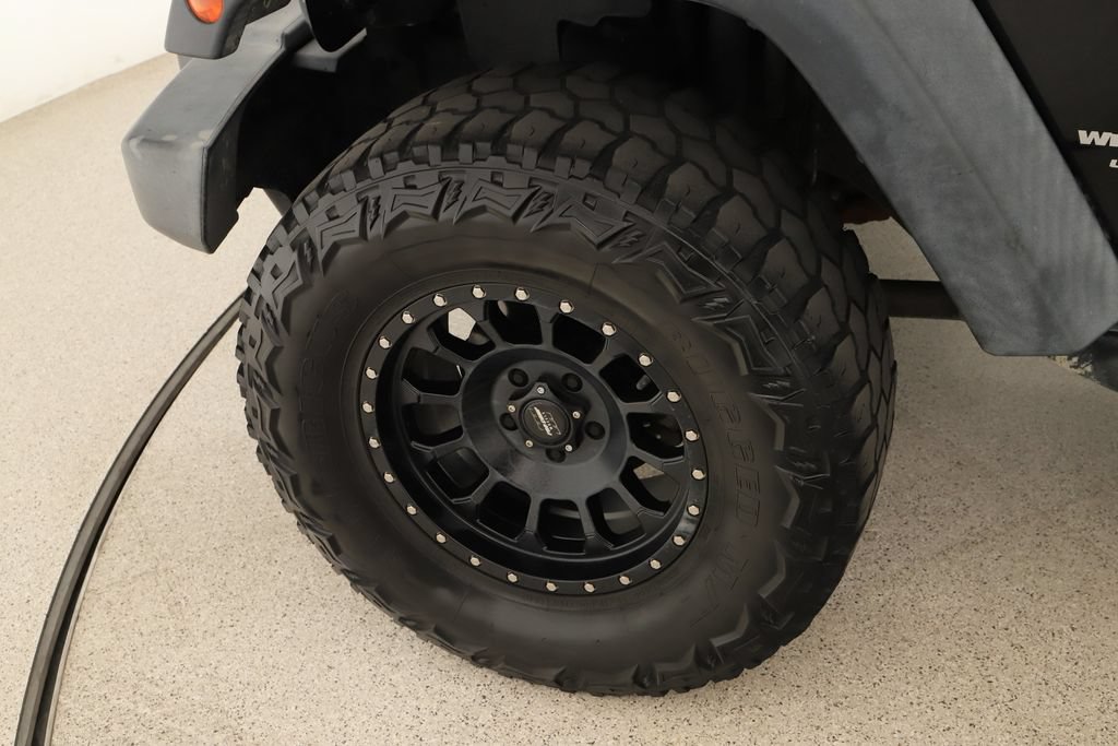 Used 2018 Jeep Wrangler Unlimited Sport w/ Connectivity Group AWD/4WD image 36