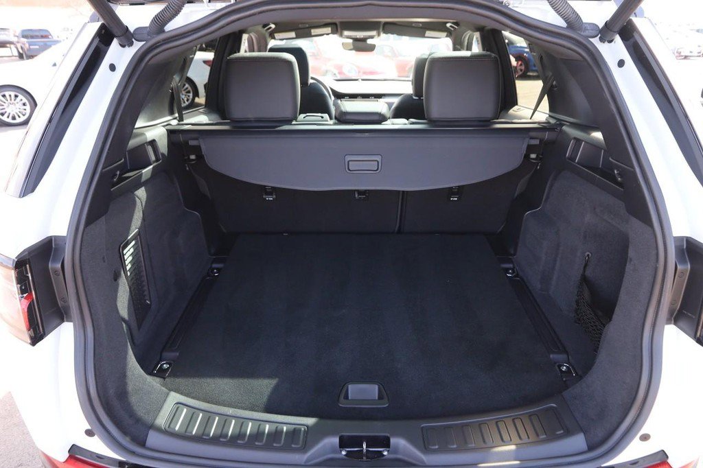 Used 2024 Land Rover Discovery Sport Dynamic SE image 7