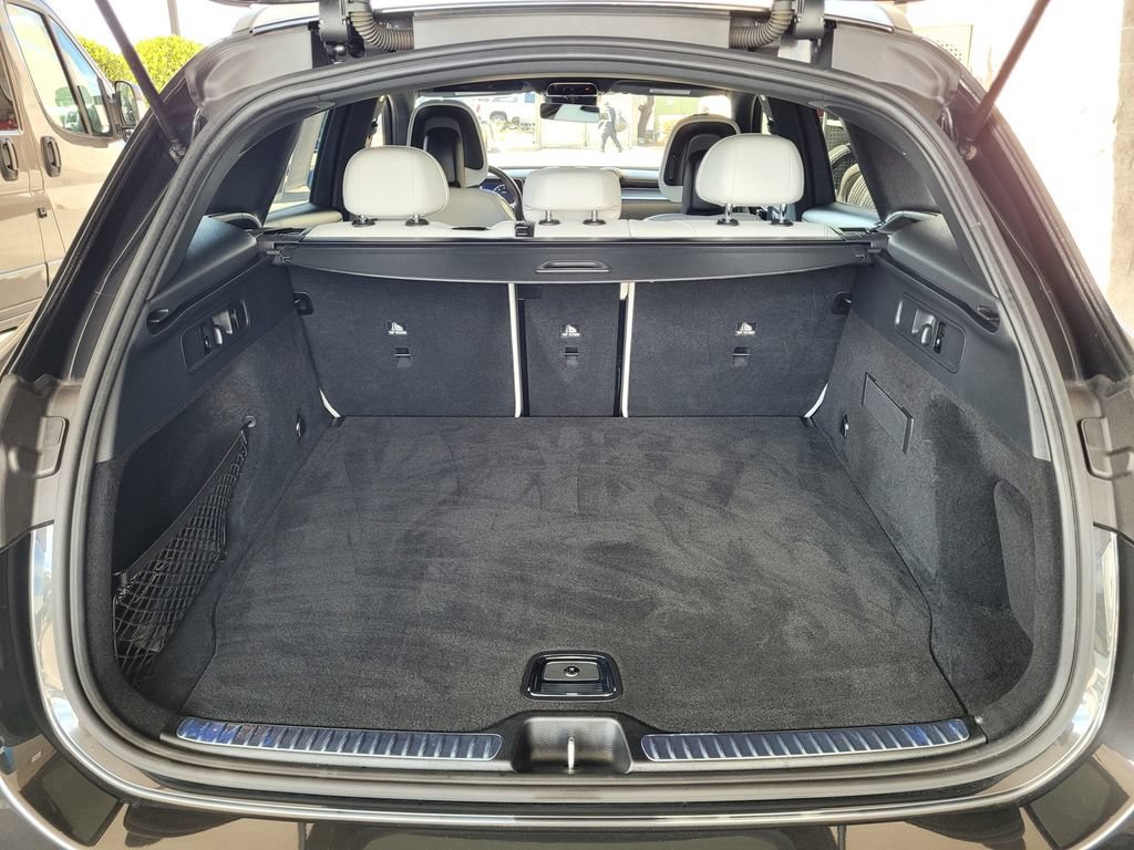 Used 2024 Mercedes-Benz GLC 300 4MATIC image 9