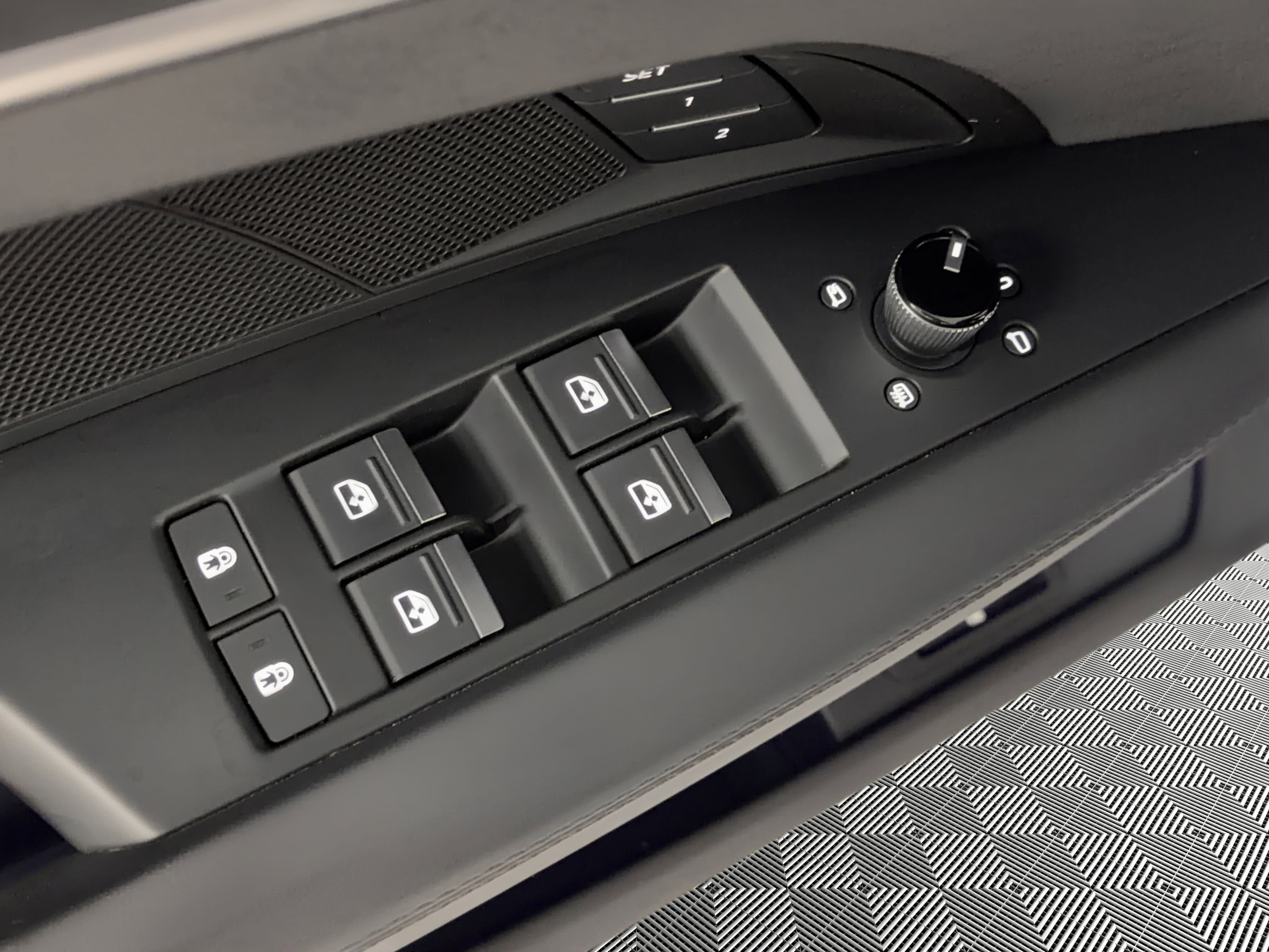 Used 2023 Audi RS e-tron GT w/ Carbon Performance Package image 15