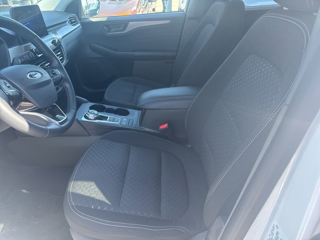 Used 2023 Ford Escape Active image 9
