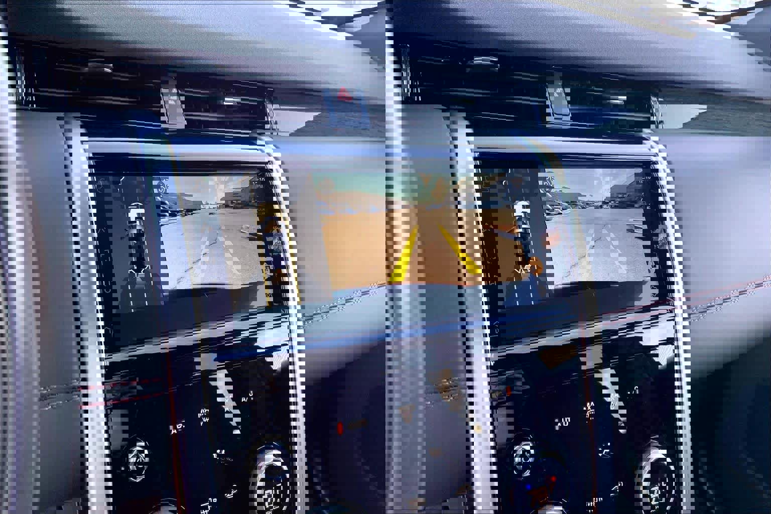 Used 2022 Land Rover Discovery Sport SE R-Dynamic image 26