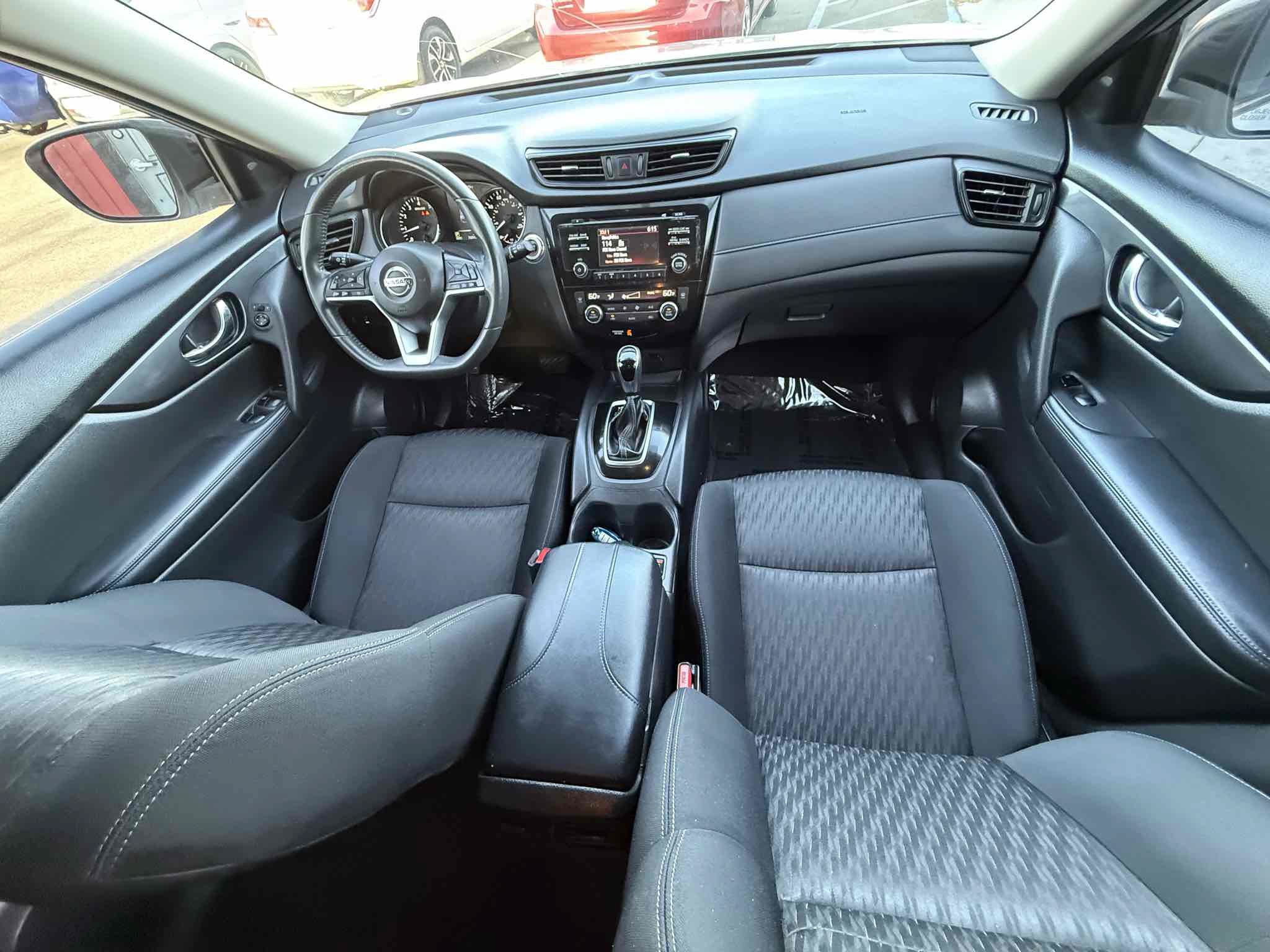 Used 2017 Nissan Rogue SV FWD image 9