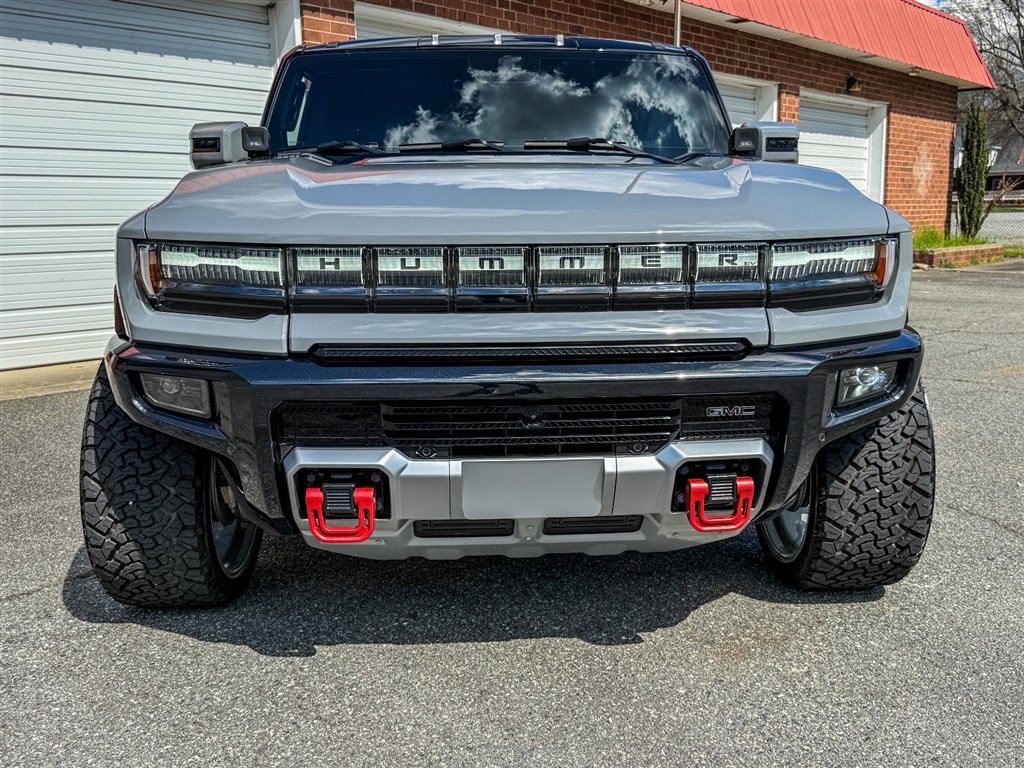 Used 2024 GMC Hummer EV 3X w/ LPO, Illumination Package image 9