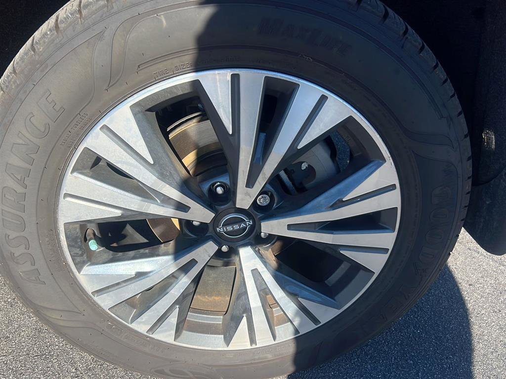 Certified 2023 Nissan Rogue SV image 12