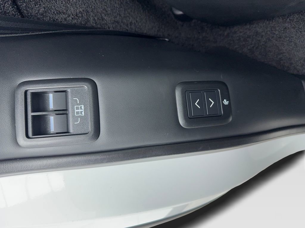 Used 2023 Land Rover Range Rover Long Wheelbase SE image 39