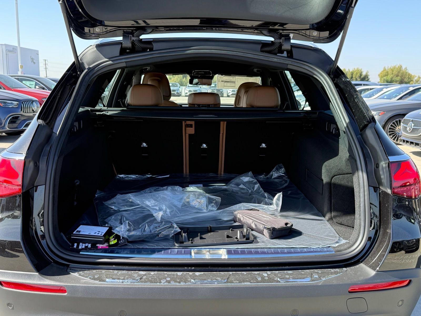 New 2026 Mercedes-Benz E 450 4MATIC All-Terrain Wagon image 12