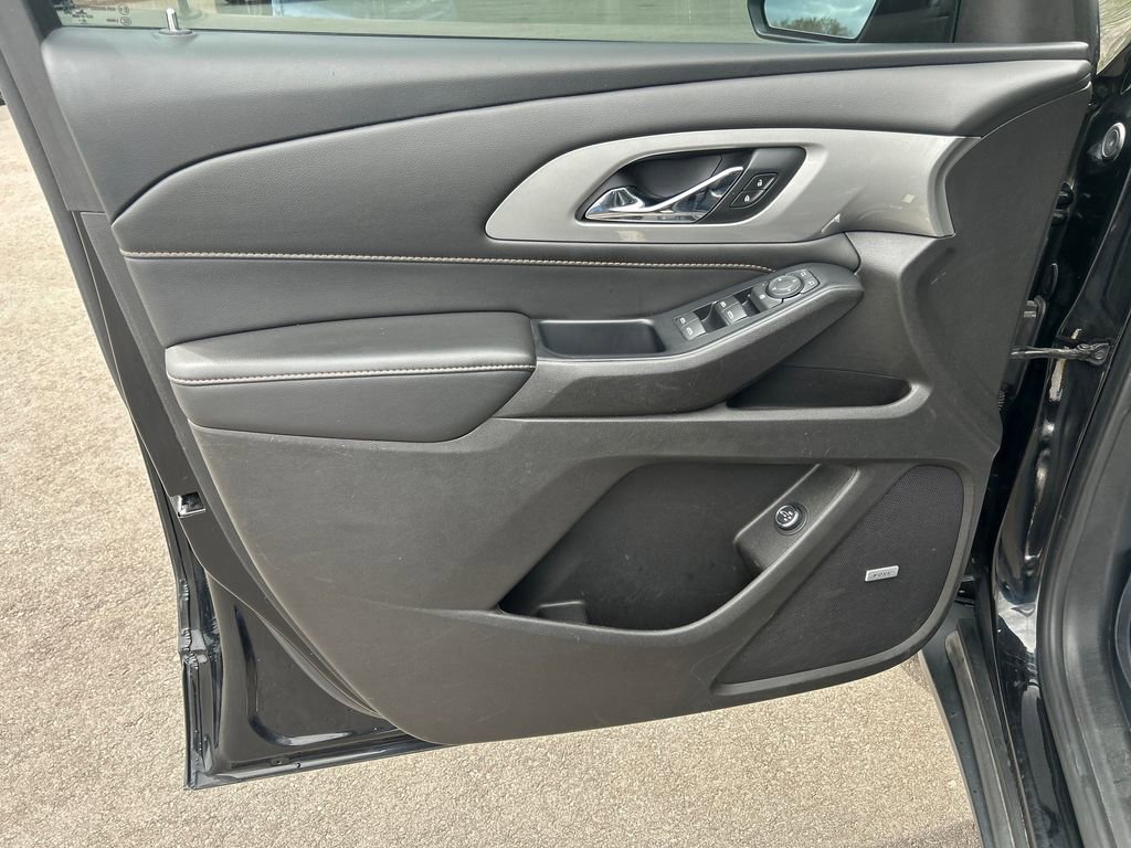 Used 2021 Chevrolet Traverse RS AWD/4WD image 32