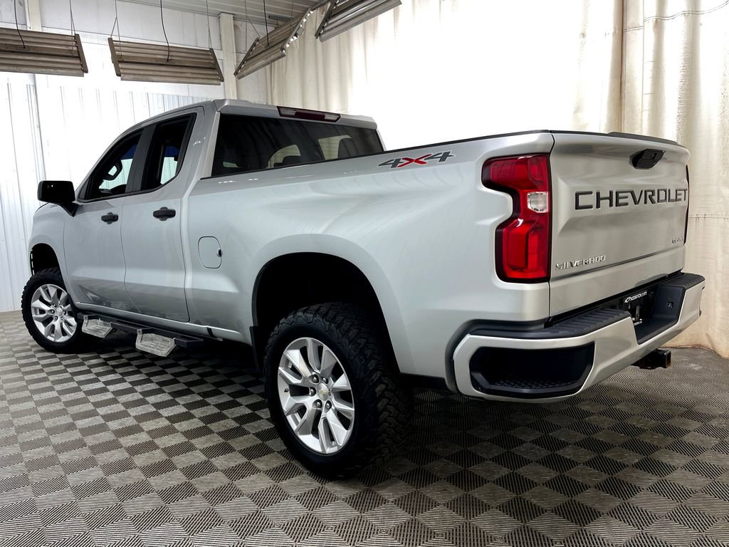 Used 2019 Chevrolet Silverado 1500 Custom w/ Custom Convenience Package AWD/4WD image 39