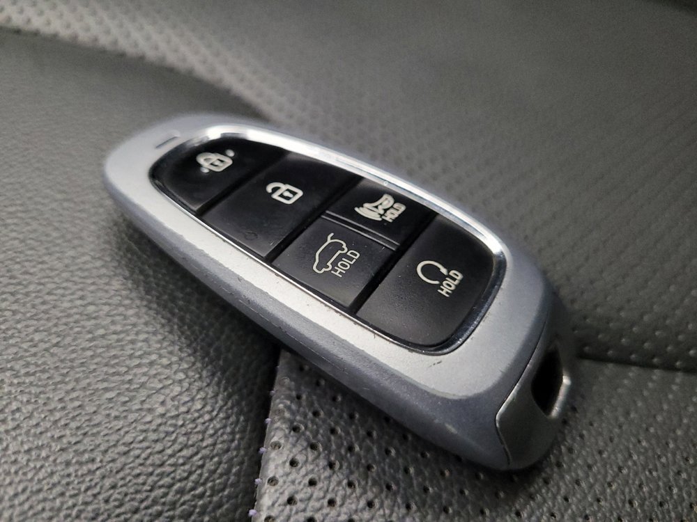 Used 2023 Hyundai Santa Fe SEL w/ Premium Package image 32