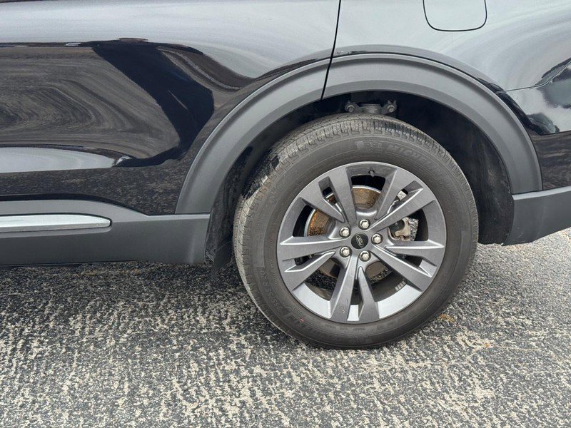 Used 2022 Ford Explorer XLT w/ Equipment Group 202A image 11