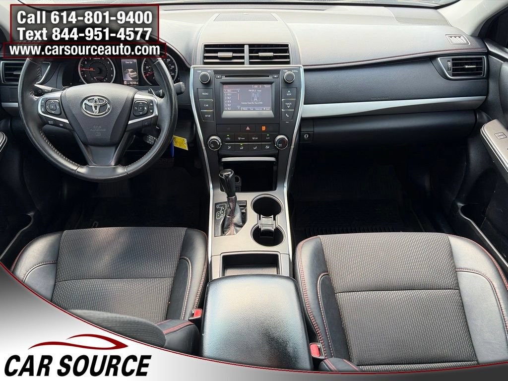 Used 2016 Toyota Camry SE w/ Moonroof Package FWD image 10