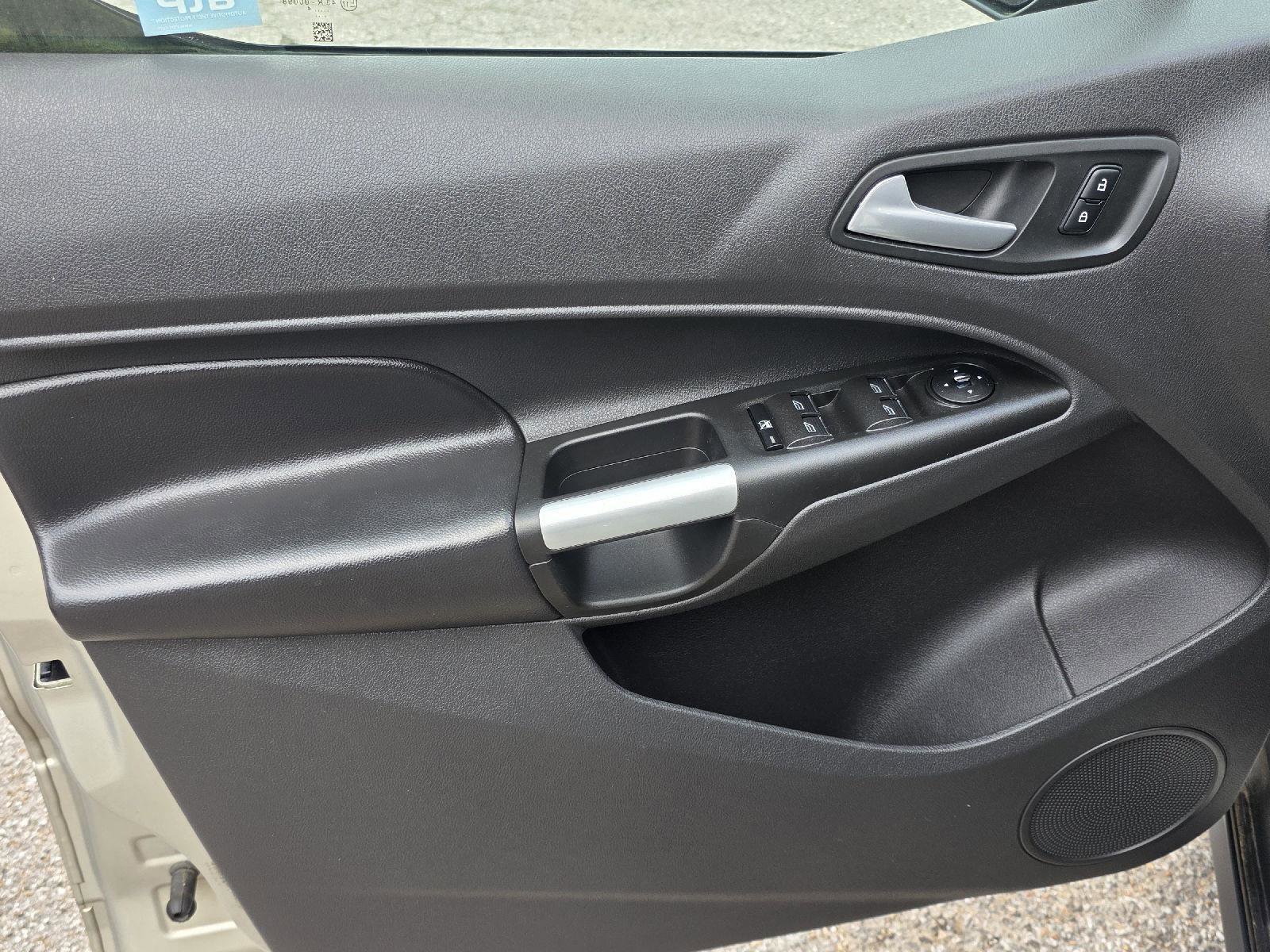 Used 2014 Ford Transit Connect XLT FWD image 29