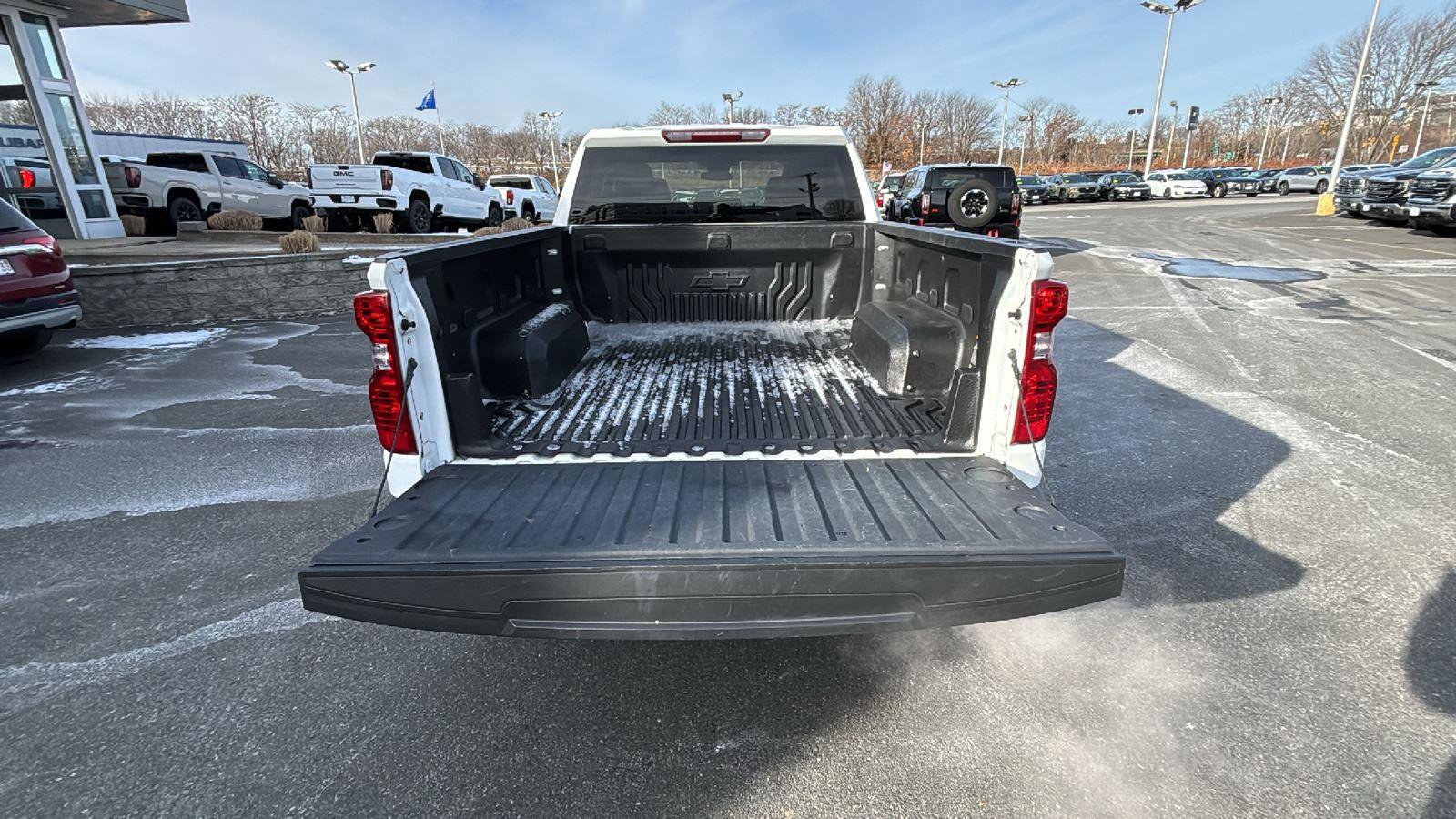 Used 2023 Chevrolet Silverado 1500 LT image 30