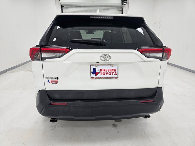 Used 2021 Toyota RAV4 XLE w/ Convenience Package image 39