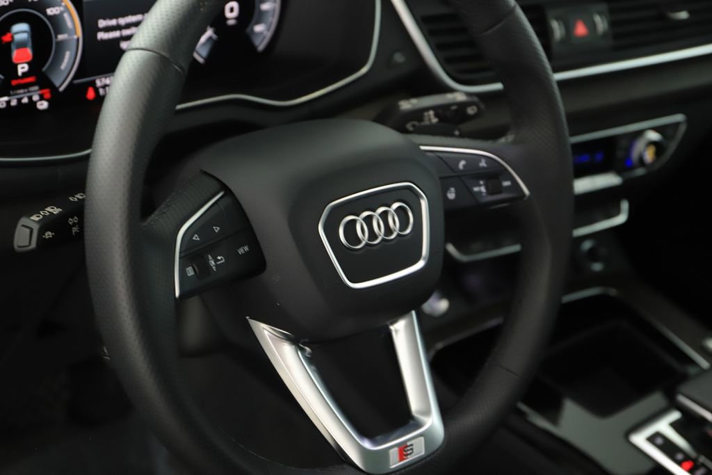 Certified 2025 Audi Q5 e Premium Plus w/ Premium Plus Package image 16