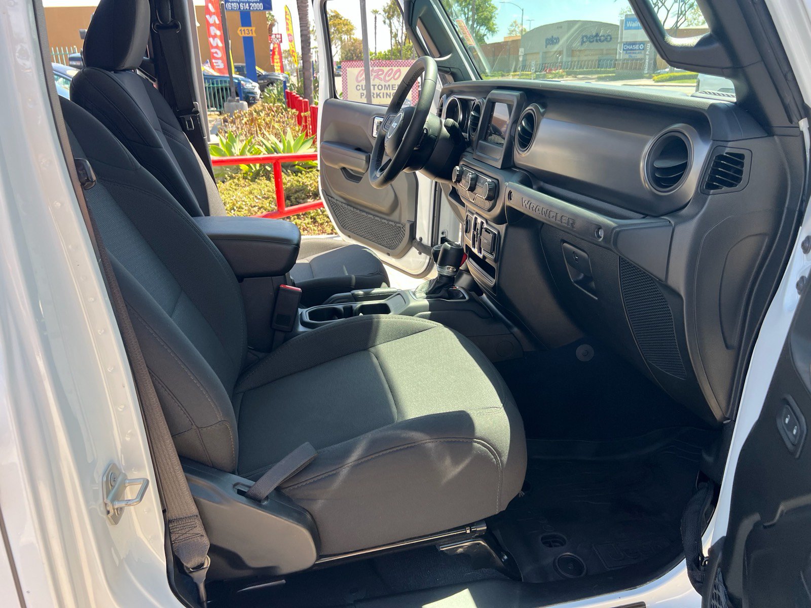 Used 2023 Jeep Wrangler Unlimited w/ Convenience Group AWD/4WD image 41