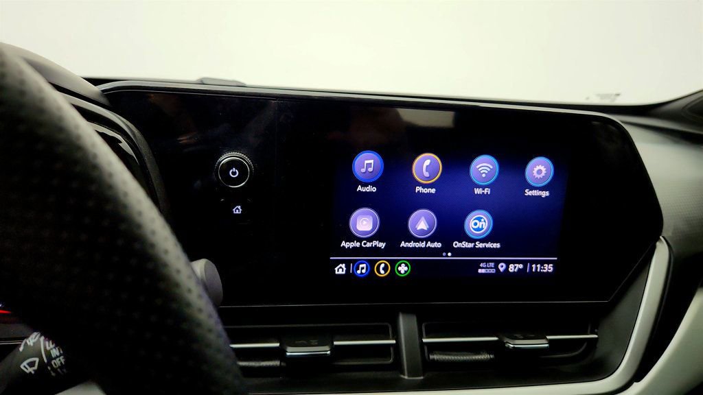 Used 2025 Chevrolet Trax RS w/ Driver Confidence Package FWD image 17