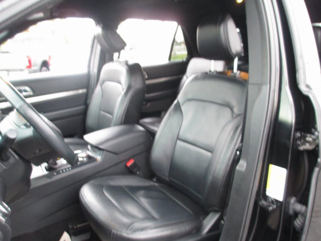 Used 2018 Ford Explorer XLT w/ Equipment Group 202A image 16